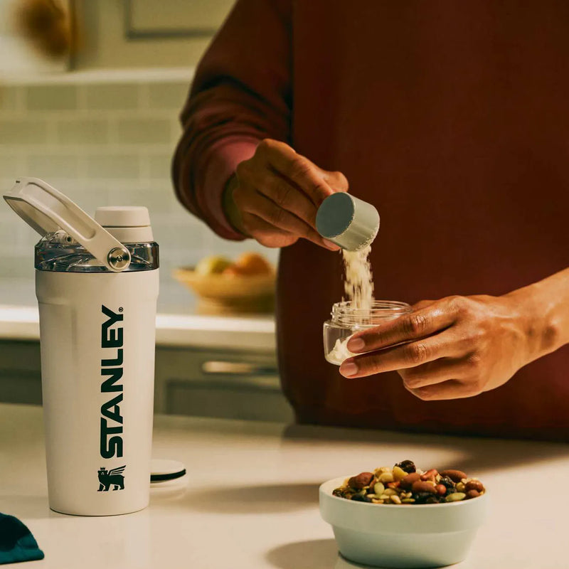 Stanley The Vitalize Shaker Bottle 20oz
