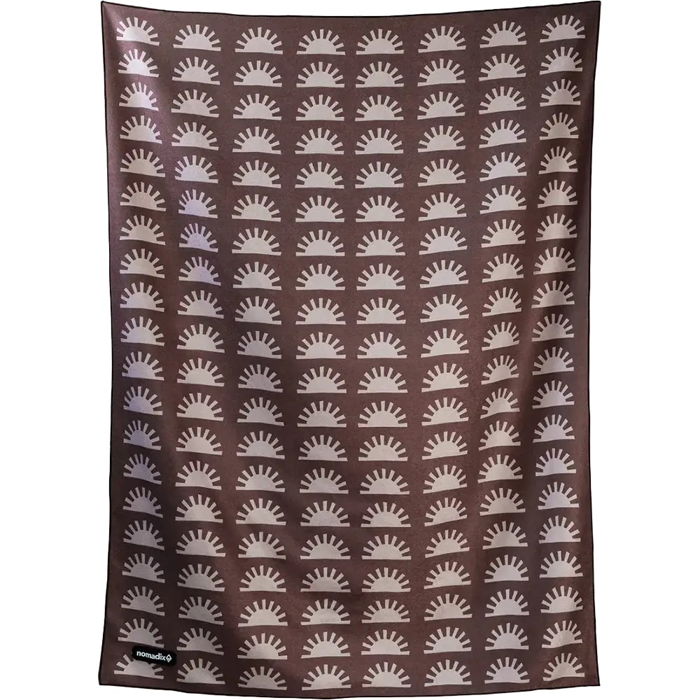 Nomadix-Blanket-Towel-Sunshine-Burgundy_e051a2fa-aa92-44cd-ab95-8f5124e0d27e.webp