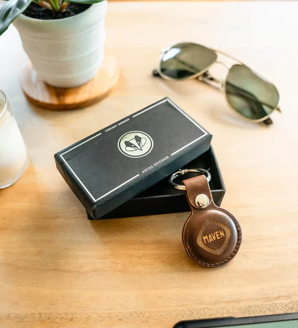 airtag-keychain-brown-lifestyle.webp