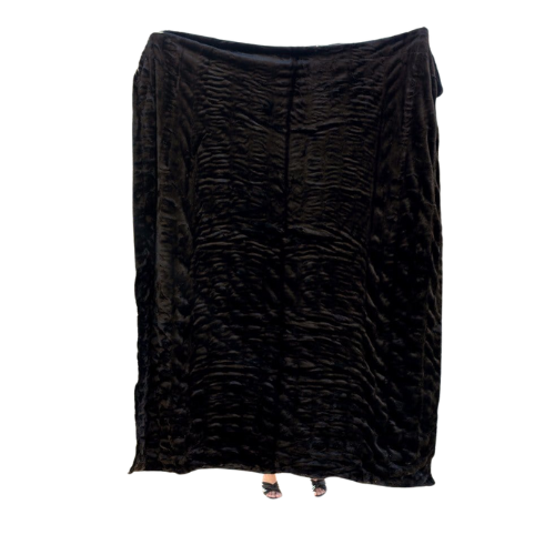 minky-couture-hugs-adult-blanket-black_2.png