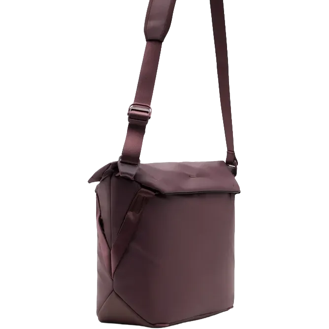 peak-design-everyday-tote-eclipse-side.webp