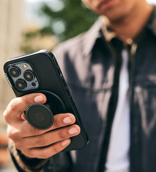 popsockets-popgrip-for-magsafe-black-white-lifestyle.avif