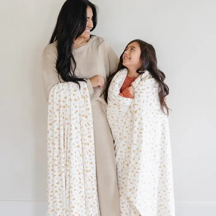 Saranoni Minky Stretch Throw Blankets - Throw 50”x 60”