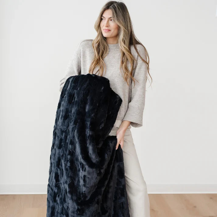 Saranoni Patterned Faux Fur Throw Blankets