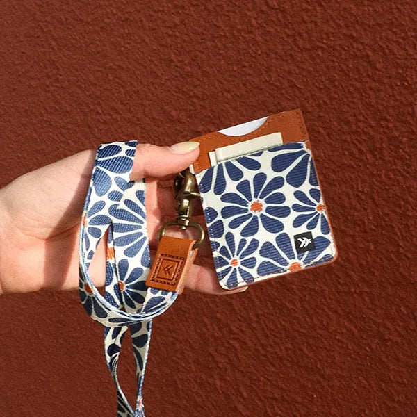 thread-wallets-vertical-leather-wallet-blue-cream-lifestyle.webp
